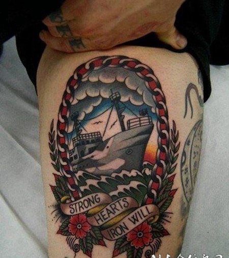 腿上的轮船纹身图案