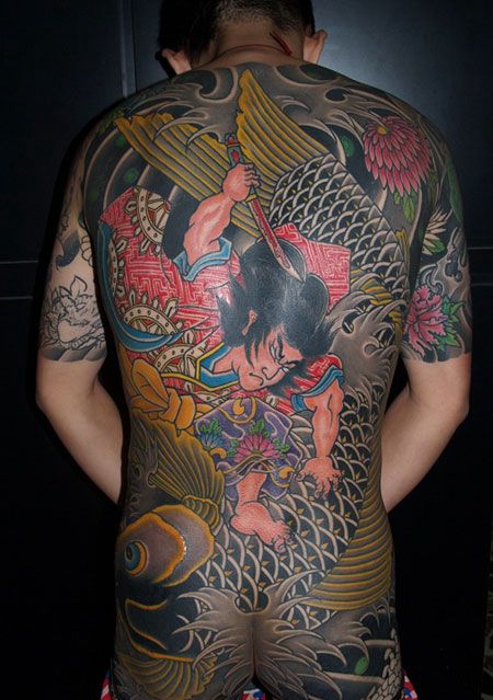 全身鲤鱼武士纹身图案