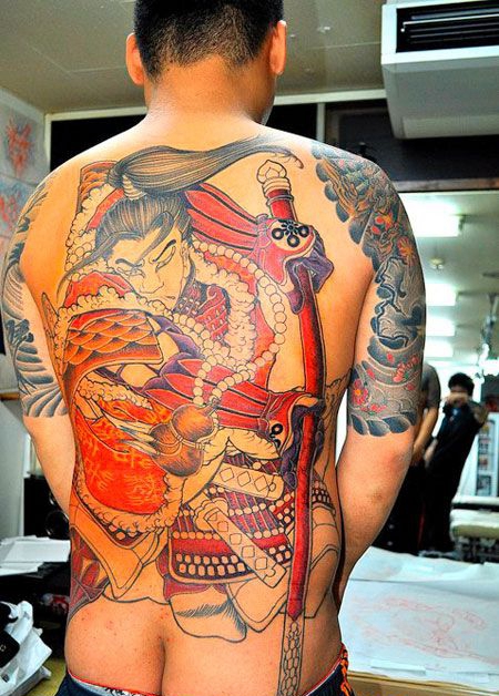 满背帅气武士纹身图片