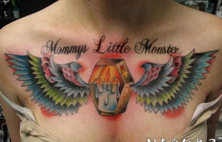 胸口上长翅膀的蜡烛纹身图案