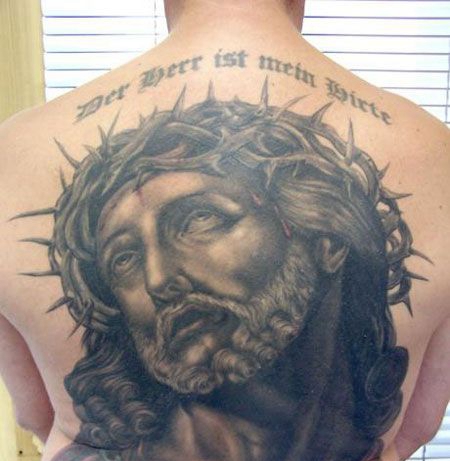 背部荆棘耶稣纹身图案