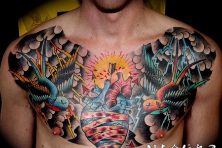 花胸心脏纹身图案