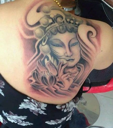 肩部戏子纹身图案