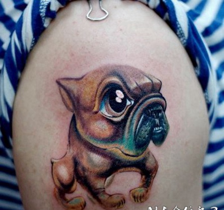 大臂上的斗犬小狗纹身图案