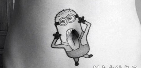 腹部小黄人纹身图案