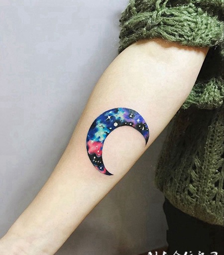 月夜凄美，手臂星空月亮彩绘纹身