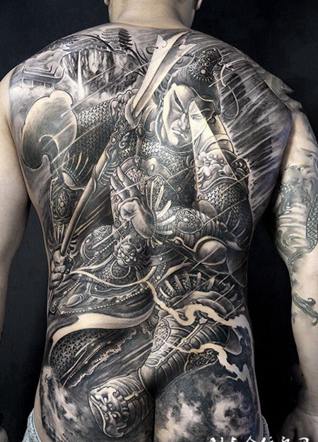 盖世神通，满背霸气二郎神纹身