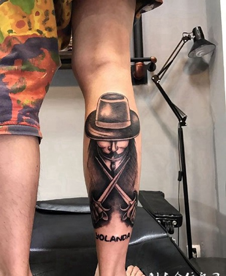 腿部暗黑V字仇杀队纹身图案