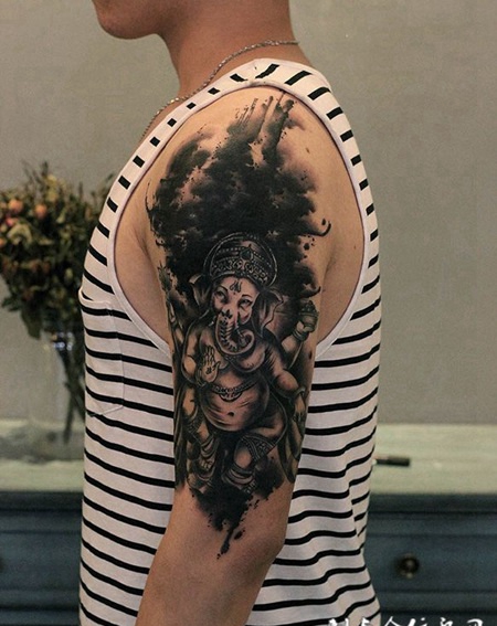 慈悲为怀，手臂象神个性纹身图案