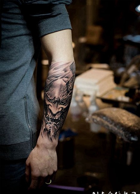凶神恶煞，手臂恶鬼般若纹身图案
