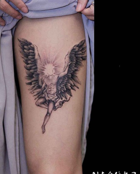 天国圣光，大腿守护天使纹身