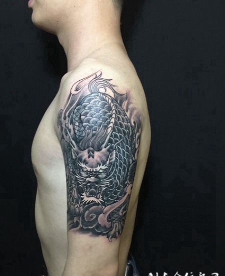 魔兽降临，手臂麒麟霸气纹身