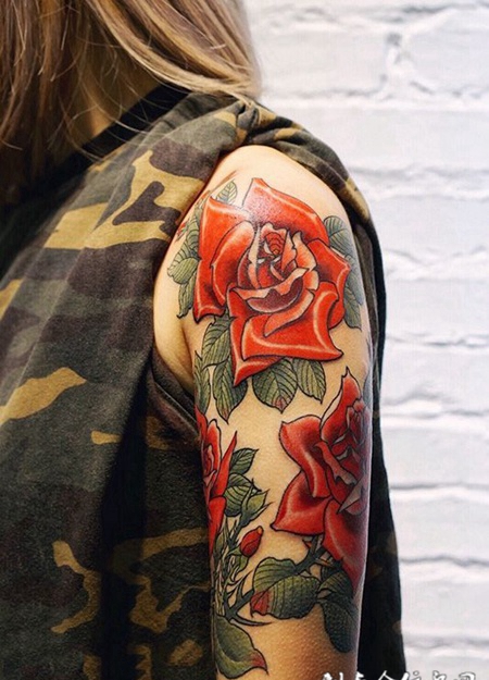 芬芳如娇花，手臂玫瑰彩绘纹身