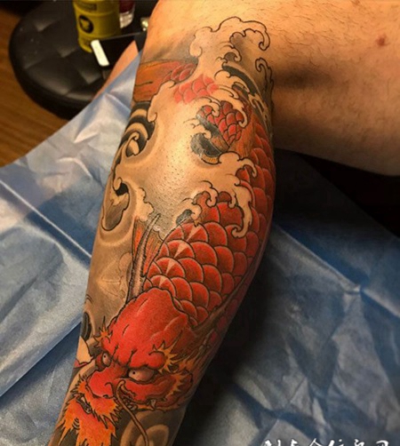 化而为龙，小腿鳌鱼彩绘纹身图案