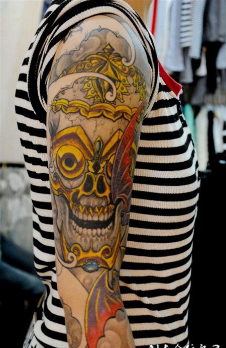 福之将至，大臂嘎巴拉骷髅彩绘纹身