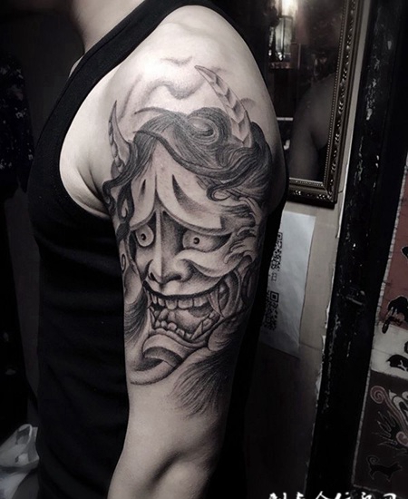 喜怒无常，手臂般若个性纹身