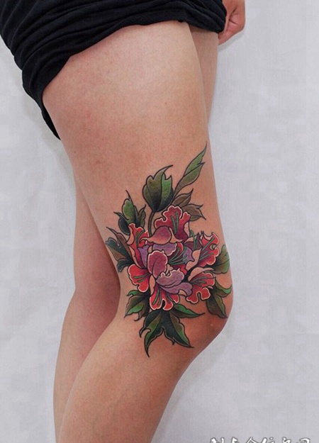 花开寂寞，腿部牡丹花彩绘纹身