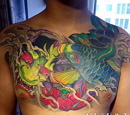 浪花淘尽，个性般若与鲤鱼花胸纹身