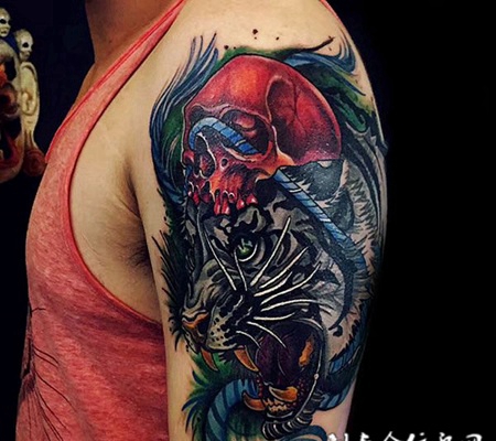 兽王咆哮，大臂白虎彩绘纹身