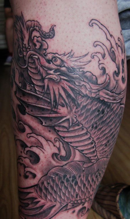 小腿鳌鱼纹身图案