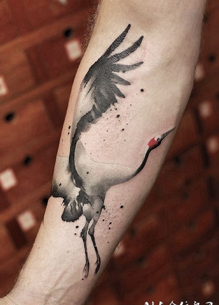 翔于天际，手臂水墨风格仙鹤纹身