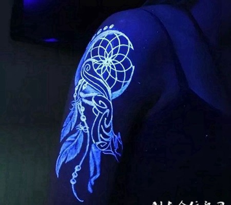 光影之梦，手臂捕梦网荧光纹身