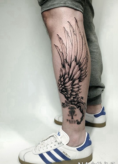 钢铁之翼，小腿个性翅膀纹身图案