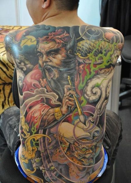 满背霸气钟馗纹身图案