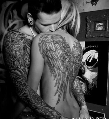 一丝不苟情侣纹身