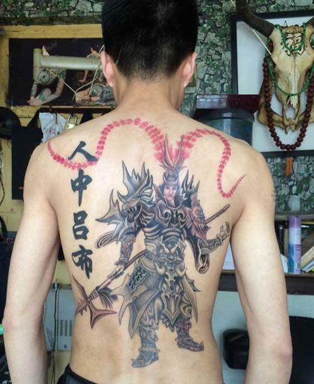 满背帅气吕布纹身图案