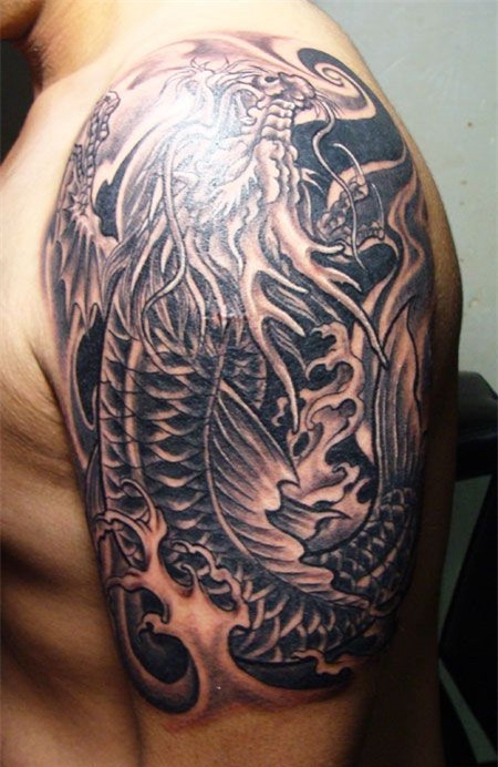 手臂上的鳌鱼纹身图案