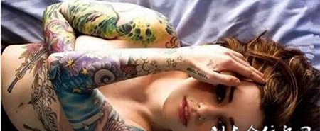 美女性感纹身