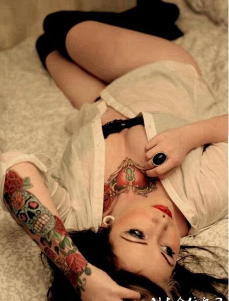 用纹身来诠释你的性感和美