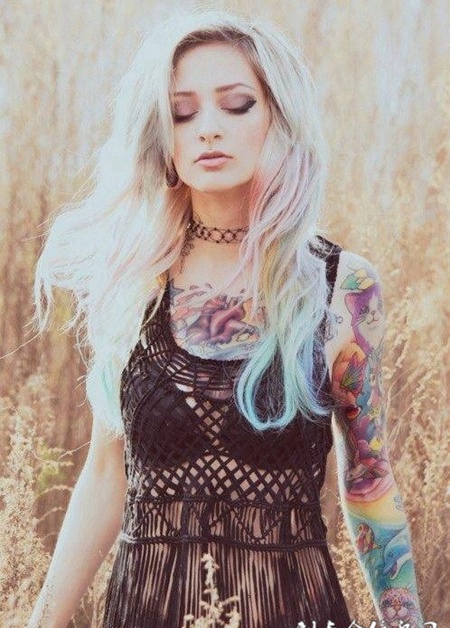 美女纹身一同走进她们的世界