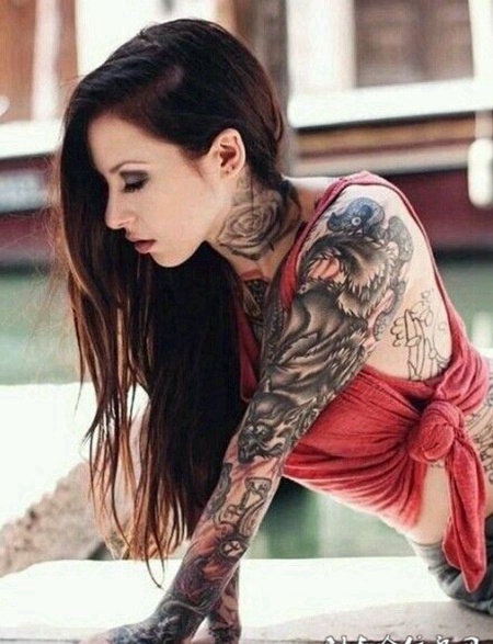 芬香艺术花臂美女纹身