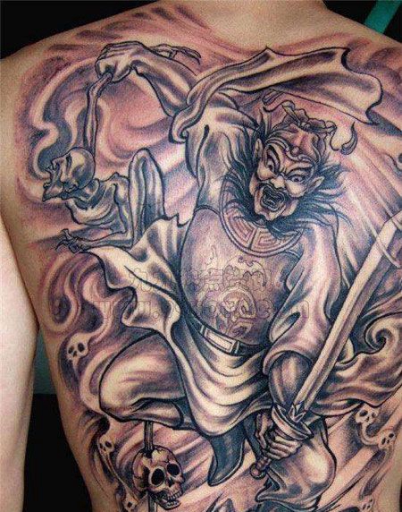 满背好看的判官纹身图案