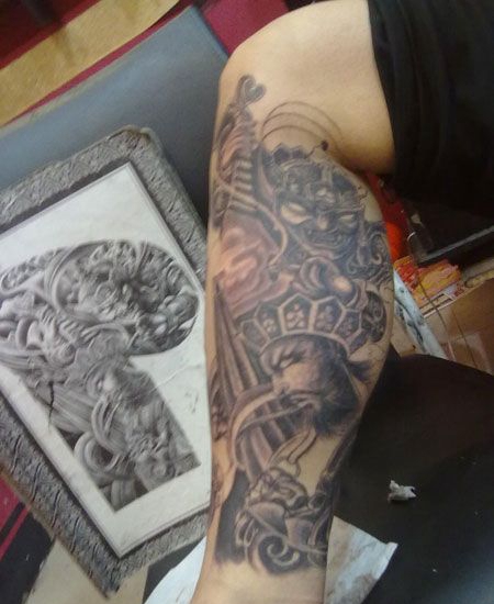 小腿个性四大天王纹身图案