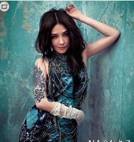 妖娆性感美女纹身