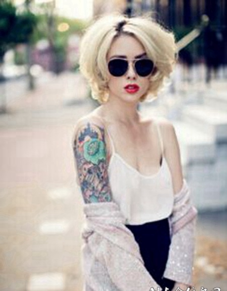 白发美女纹身图案