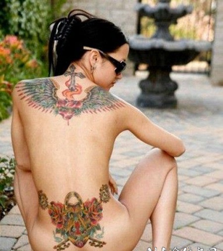 狂野拉风女郎个性纹身