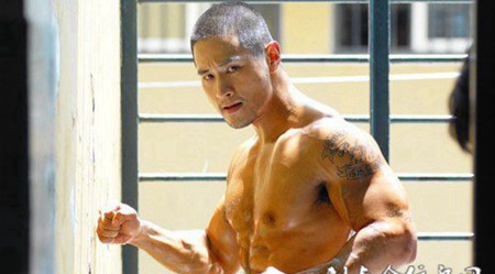 肌肉型男手臂纹身图案