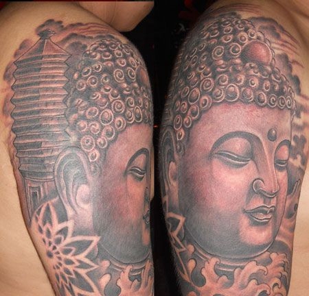 大臂上闭眼的传统如来佛祖纹身