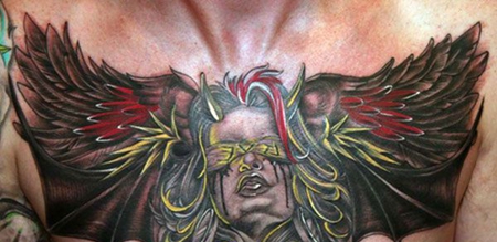 胸部长翅膀的堕落天使纹身图案