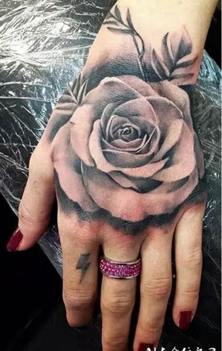 手腕黑色3D玫瑰花纹身图案
