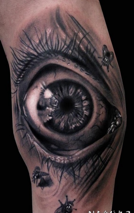 手部超逼真黑色3D眼球纹身图片