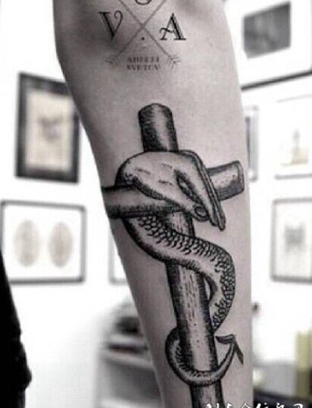 创意独特黑白另类十字架纹身图案