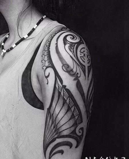 经典好看的黑白图腾纹身