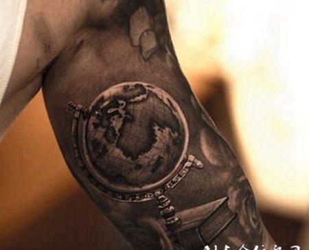 经典的黑白纹身