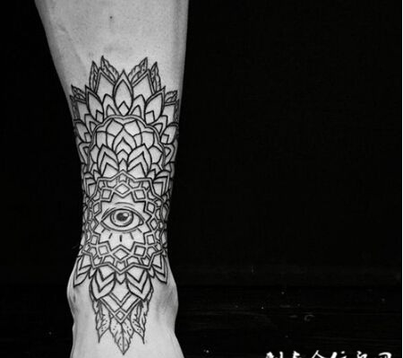 唯美好看的黑白图腾纹身