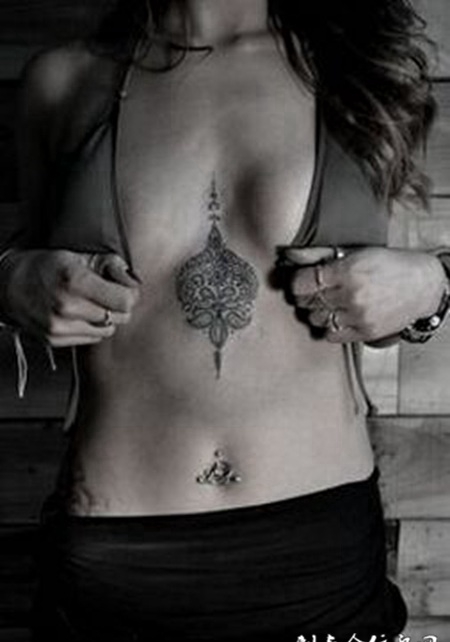 女神胸部信仰纹身刺青